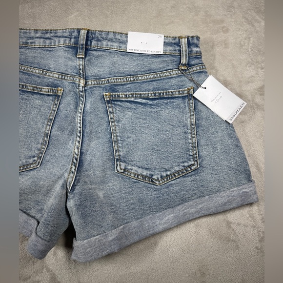 NWT WeWoreWhat Low Rise Rolled Light Vintage Distressed Denim Jean Shorts 26 - Picture 11 of 16